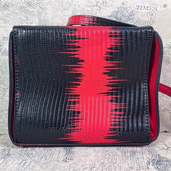 Sondra Roberts Square crossbody red and black bag - Picture 4 of 13